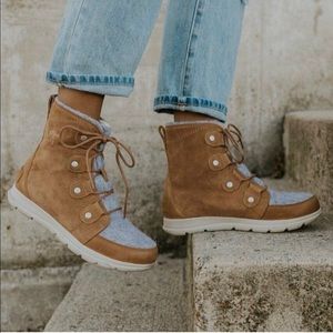Sorel Explorer Joan Camel Boots Size 9.5
